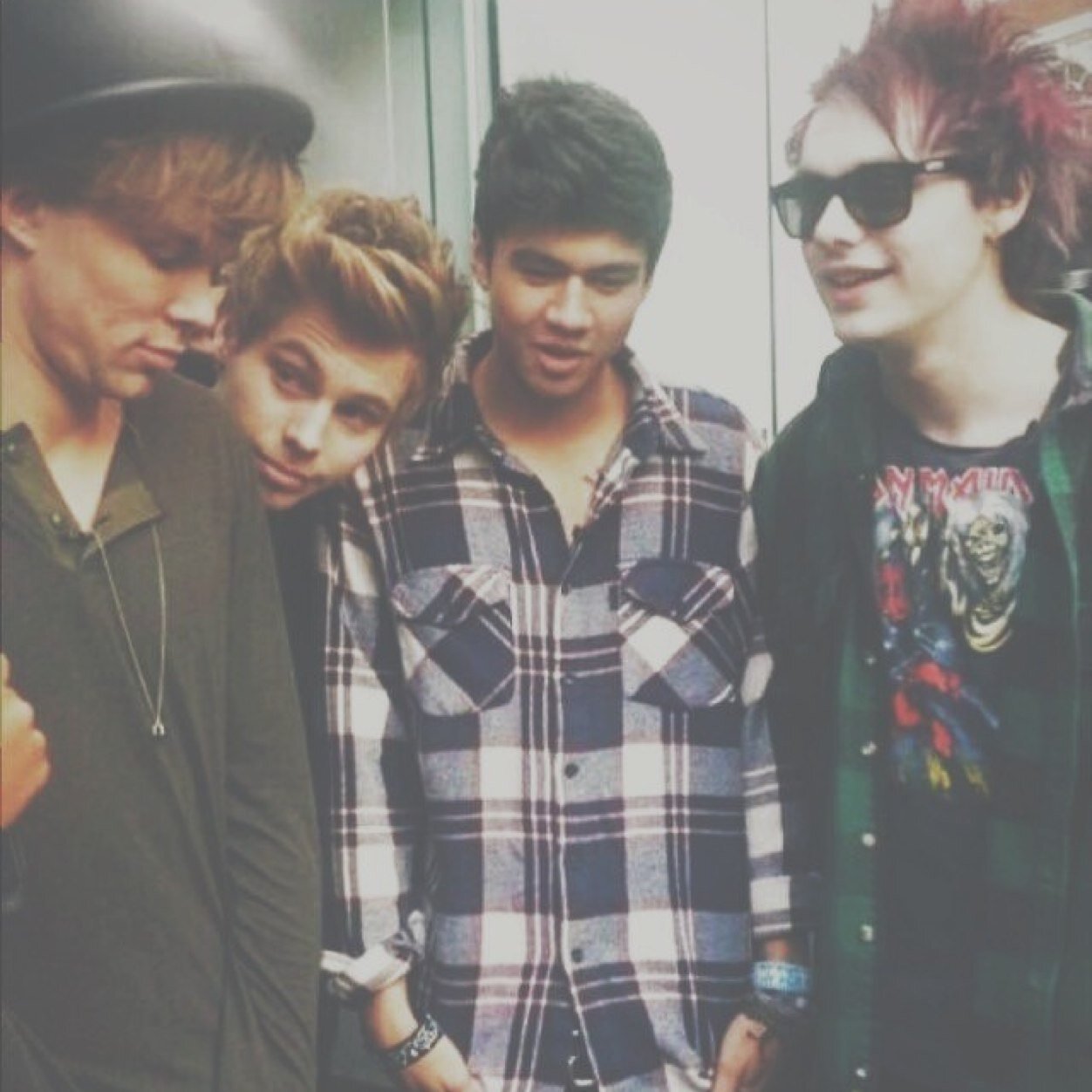 FREE FOLLOW // FOLLOW @HEMMINGSHINE