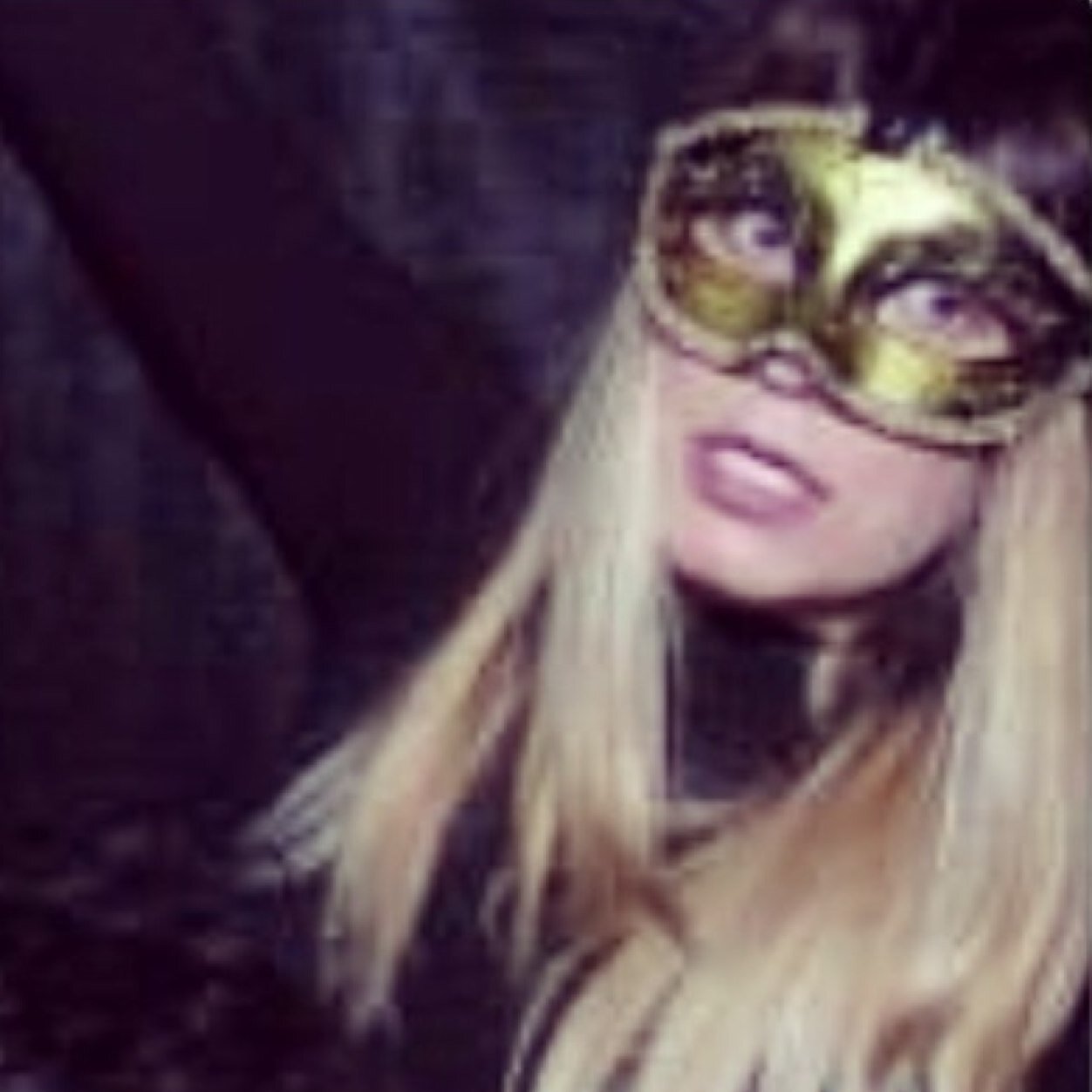 fashionbat's profile picture. I make boys look like ladies