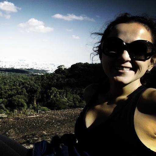 Carioca traíra que mora em SP e gosta. Implicante, teimosa e mal-humorada nas horas vagas.