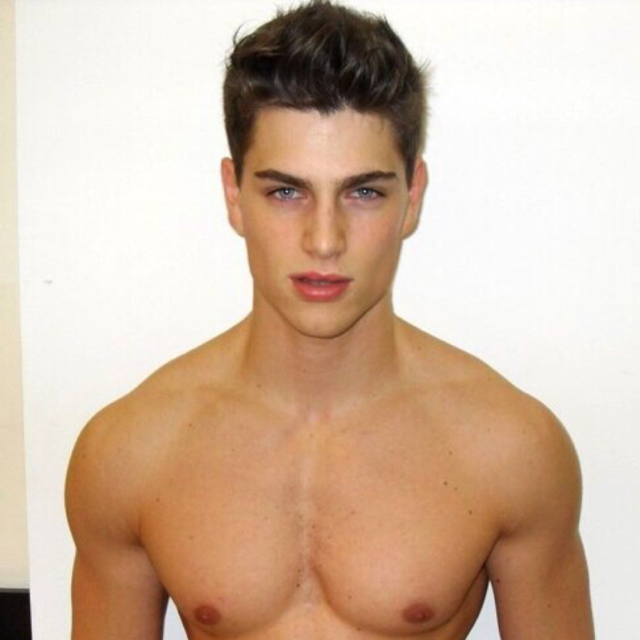 DimeFilosofo's profile picture. 18. || No soy arquitecto pero podemos construir una vida juntos. || ¿Poeta ó soñador? ||