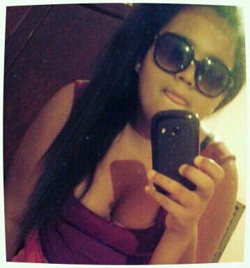 Sou melhor do que αs pessoαs pensαm,
pior do que elαs imαginαm, αs críticαs não me αbαlαm,
os elogios não me iludem, sou o que sou não o que fαlαm,
vivo o prese