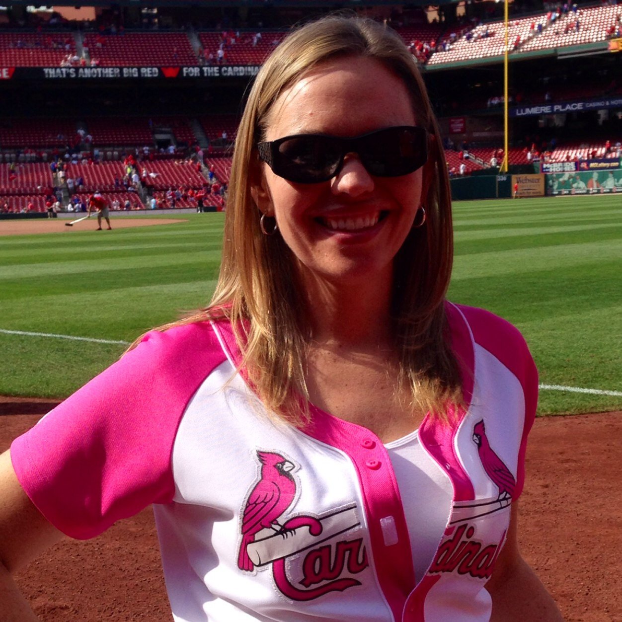 Edward's wife, mom of 3As, HS ELA teacher, STL Cards #1 fan, lover of all Trigg Co sports and my sweet dog Charleigh.