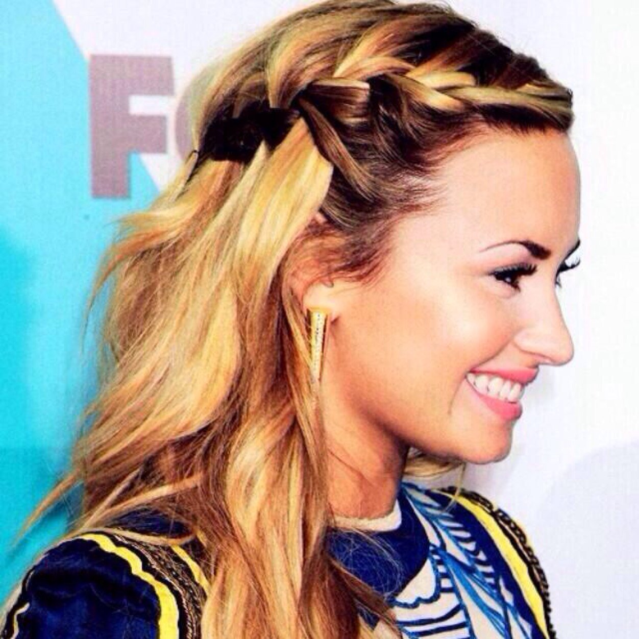 Lovatic❤ 
Personal account: @andreaJBLI
