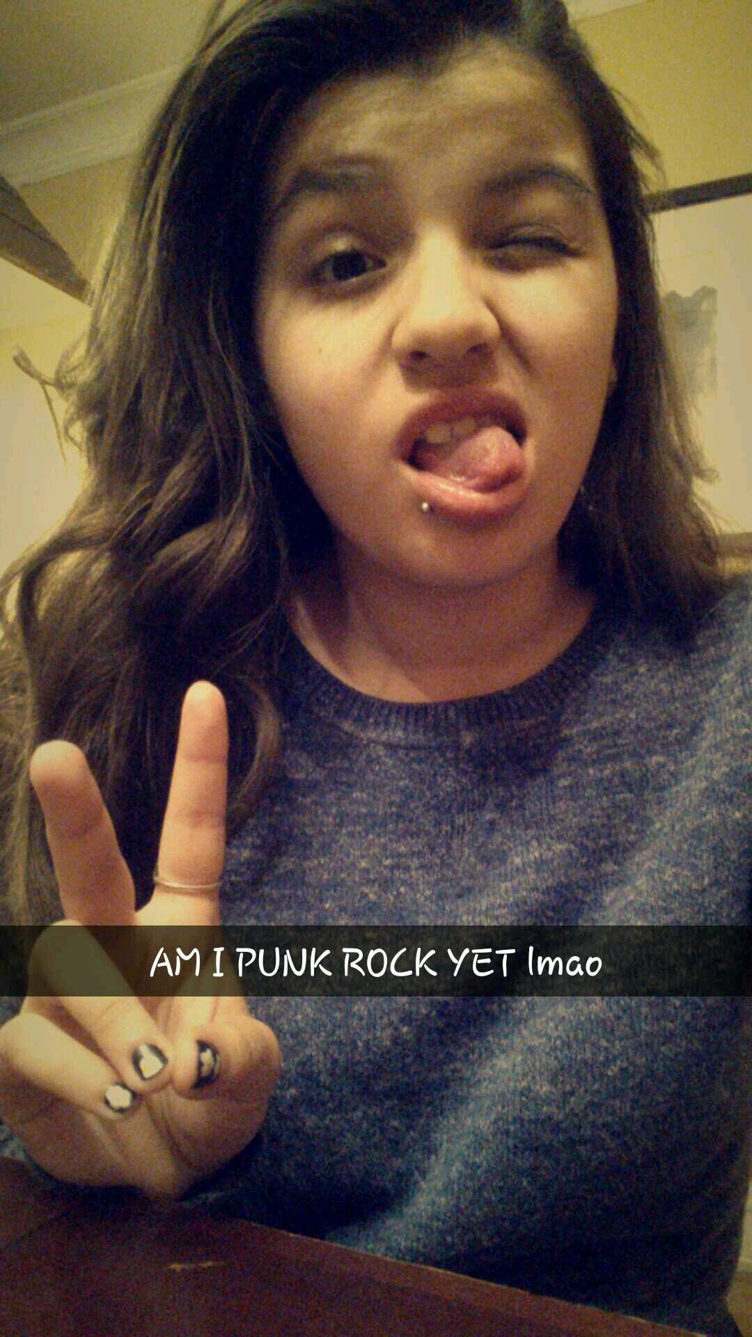 trulydishonest's profile picture. I like boy bands and food.