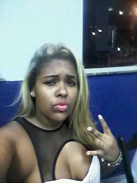 seu corpo meu corpo colado no seu,suspirando entre as noites e acordar com um beijo seu, meu nego vem...