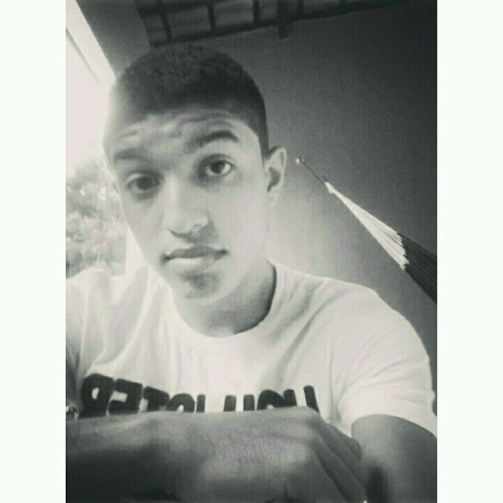 Aprendi que não devo me importar com os comentários que não vão mudar a minha vida. Segue? Sigo de Volta (:   .. #Insta: @andersondantas2
