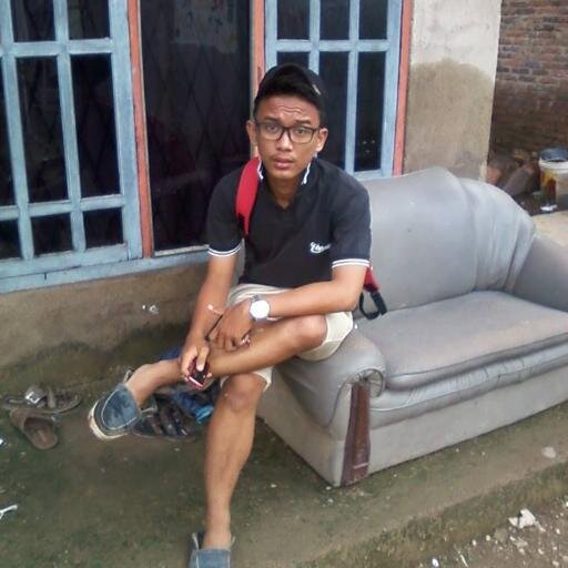 Dari sepak bola gw bisa membantu ekonomi keluarga gw... | sman3 cikarang utara
