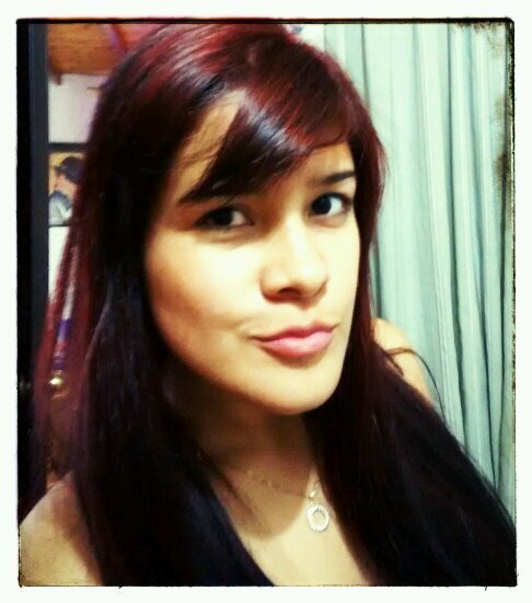 JulianaVaTa's profile picture. 