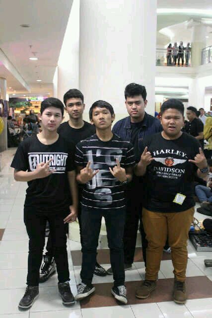 SavanaOffic's profile picture. |Local Band Progressive Rock| @ridhomuhammad98 @tonymulyakusuma @dedesmantri @waappiii CP : 085781195646