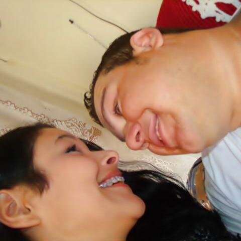 Sou um pessoa q ñ ligo pra quem fala de mim pois Tenho a vida q pedi a deus nada né preocupa pois ninguém é santo!!