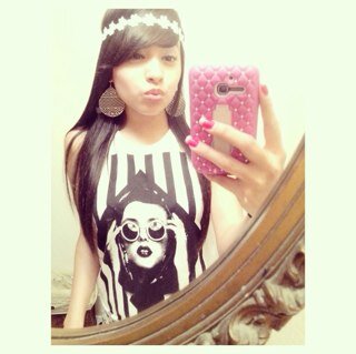 TrilloLena's profile picture. $$$ & smirnoff Complete me