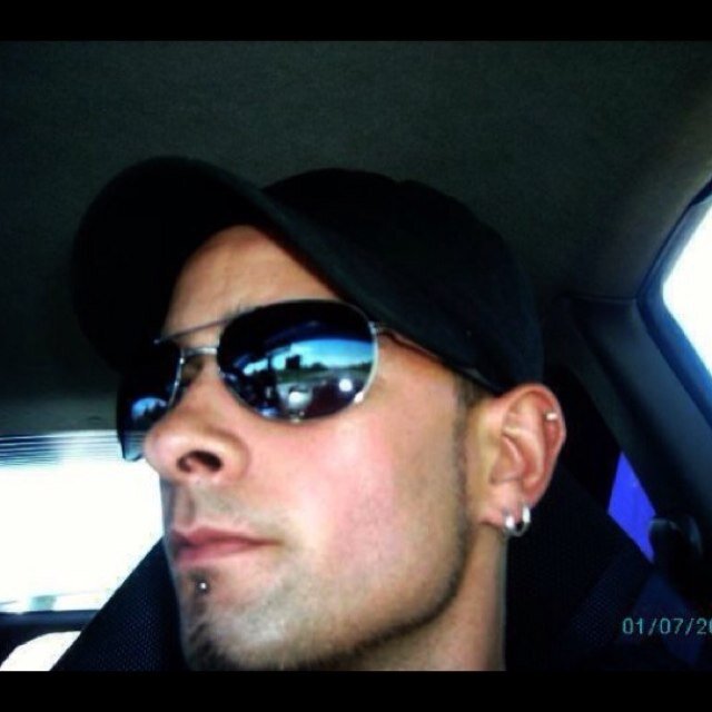 OneeyedDuck's profile picture. I yam what I yam.. I is what I is.. I R what I R......Therefore I YAM is R the One-Eyed DUCK... WORLD DOMINATOR & Diabolical Genius! Take me to your TWEEETER!