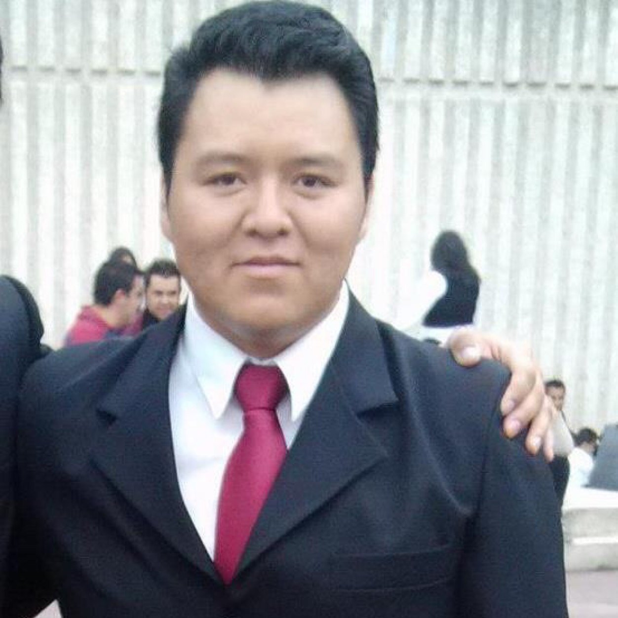 lleno de sueños y esperanza, trabajando para lograrlo, enfrentando nuevos retos cada dia, estoy consciente, y confio en que todo se puede IG @Christiandonato