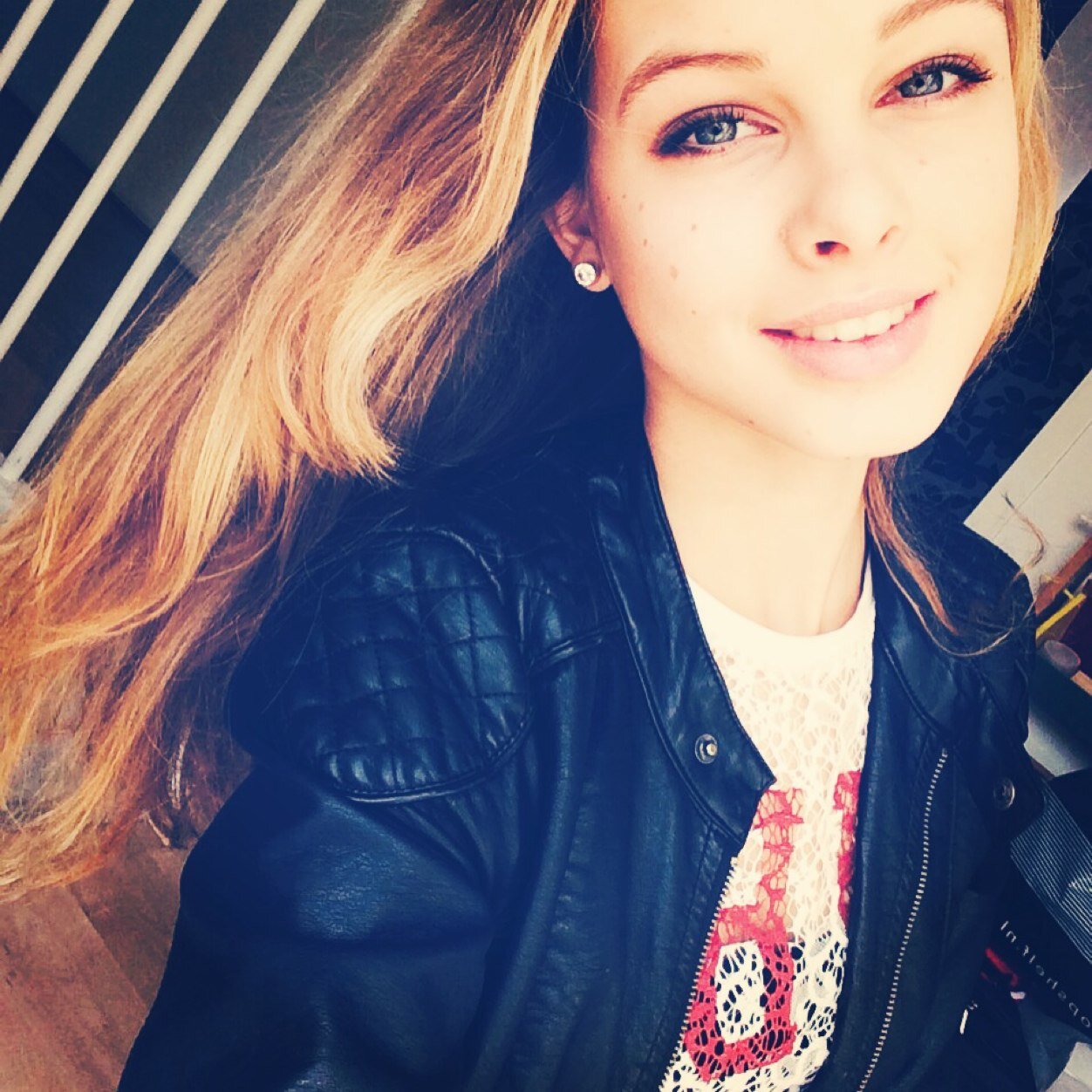 AmberV_xx's profile picture. 4v/ 15 jaartjes jong / ig: @ambervxx / ook al kan ik niks van wiskunde , je kunt op me rekenen. ♥ best friends; Mardit, Demi, Iris, Susanne