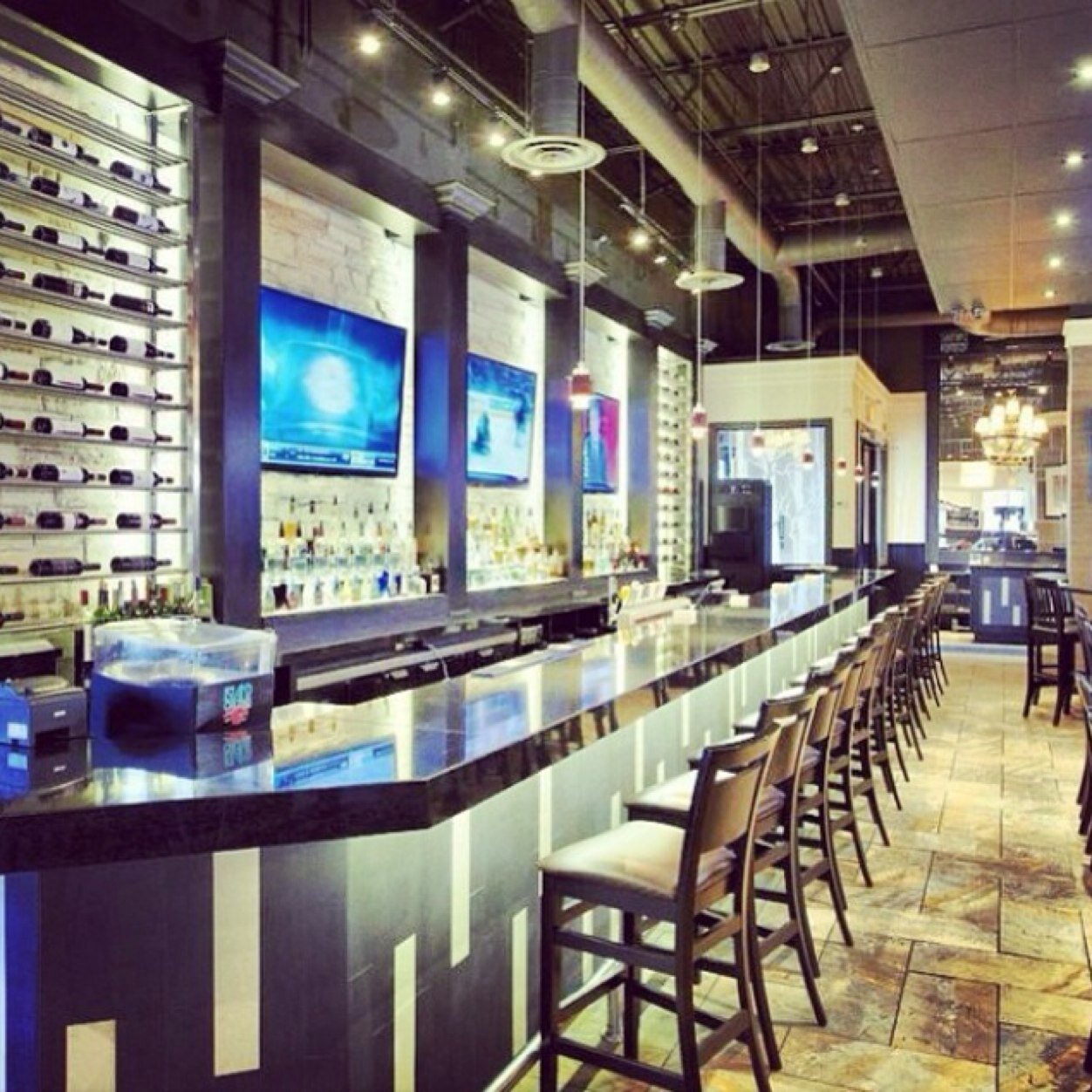 Casual dinning, family flare, gluten free menu, burgers, ribs, steaks, brunch, kids menu, patio, bar, sports bar AND wings to write home about!!!