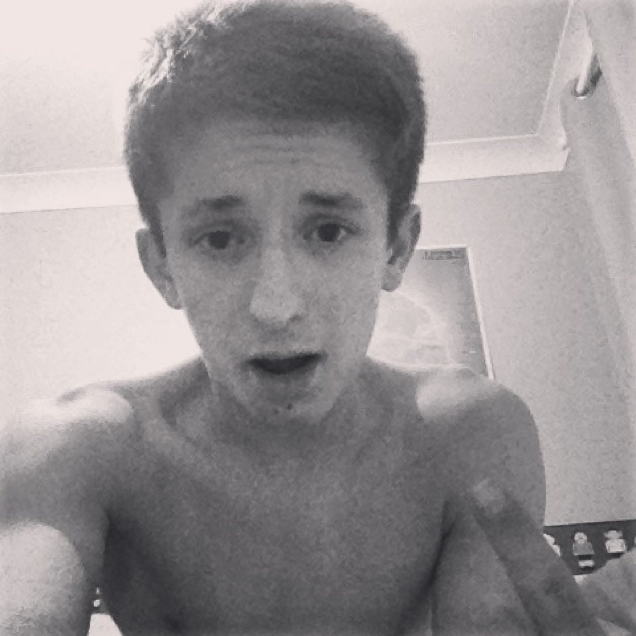 Hi my name is sam and i want to start doing youtube but i can only do it with your help so please like and suscribe