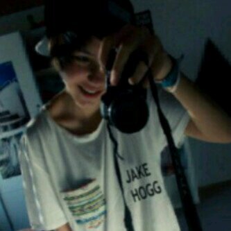 from jeddah vigas .
student in 18 high school 
love food and sleep.