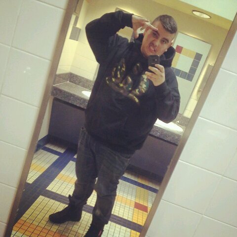 LilOneJr1's profile picture. Life about liven loven and fun so let's just go with it