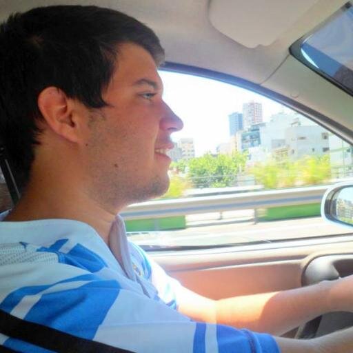 Ingeniero ,hincha de boca , laburador