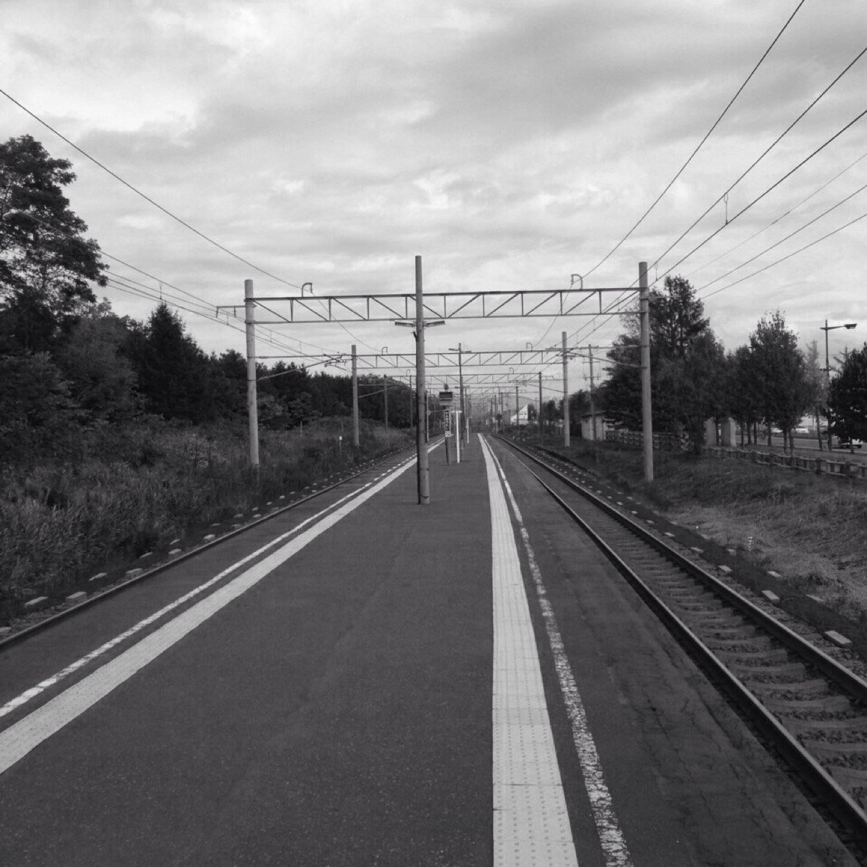 北海道大学短歌会です。2012年9月発足。略称ほくたん。毎週水曜日の歌会を中心に活動しています。会員、見学者募集中です！お気軽にDMまで。郵便物を送付の際はhokutan09●https://t.co/fFh6PFJGLpまでご連絡をお願いいたします 各種サイトリンクはこちらから ↓