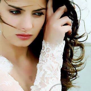 zahra_fidak's profile picture. 