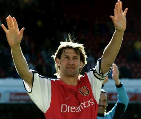 love the arsenal.love being a dad . love being a 43 year old granddad..