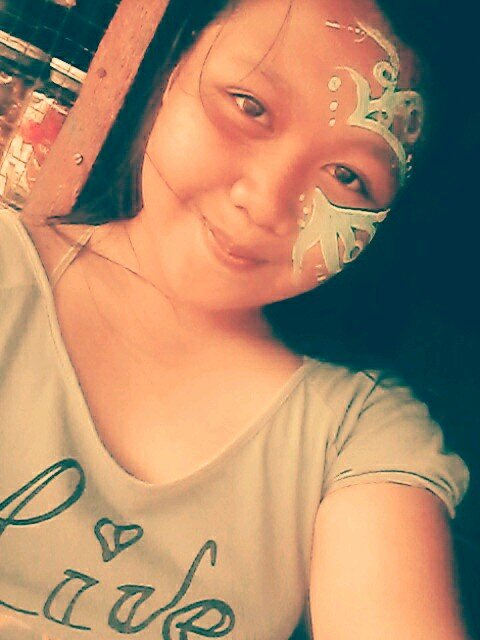*wattpad adict*simple*ugly*joyful* i love being crazy :D