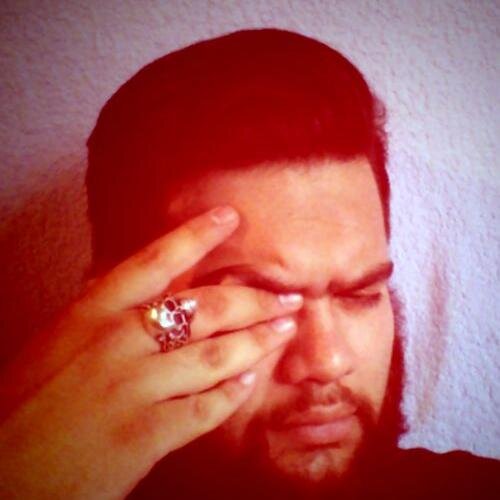 De izquierda, ateo, medio músico, lector empedernido y melómano.

one more thing, I don´t hate people, I just hate assholes