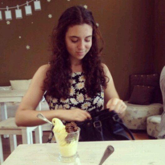 AnnaJKirkwood's profile picture. if you can't find me i'm at home studying or at home crying over parks and rec