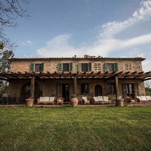 Un week-end in agriturismo in Toscana, lontano dal frastuono, un soggiorno indimenticabile per una vera vacanza enogastronomica.
Info 0039 3471407133