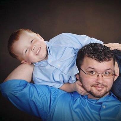 chaosconfused's profile picture. Computer Geek, Gamer, Lover not a Fighter, Pretend it's a taco