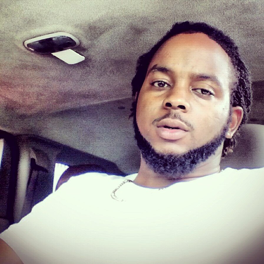 #TeamYYME #TeamYYB #yeyeboys #Vuga #NoVexBoss
Entertainer & director #2FR3SH Speak to @Osi_says & @yyme_records :D