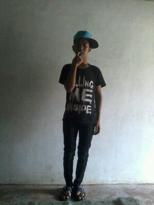 nama : irfan efendi
panggilan : irfan unyu
alamat rumah : pacet, mojokerto
hobby : main hp
hubungab : single ( saat ini )
Tanggal lahir : 5 mei 1996