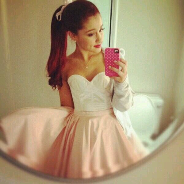 ARIANA GRANDE ITS FANTASTIC -ARIANA GRANDE E FANTASTICAAAAAAAAAAAAAAAAAAAAAAA*ARI FOLLOW ME PLEASE -ARI SEGUIMI PERFAVOREEEEE