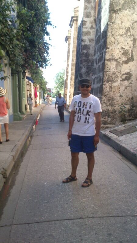 AlvaroTorresV's profile picture. Profecional en Salud Ocupacional - Especialista en Patologias Medicas Forences.- Especialista en Planeacion Ambiental, Entrenador en Salvamento Acuatico.