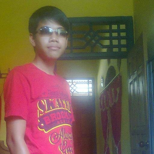 I'm an only child who he does cool ... I'm still learning in smpn12 Tebo