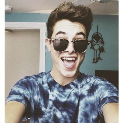 Roman Lanter || Atrian || 18 || Bisex || Single