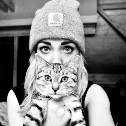 ElenakMalik's profile picture. Smile :)       We love 1D      greece     I ALWAYS FOLLOW BACK