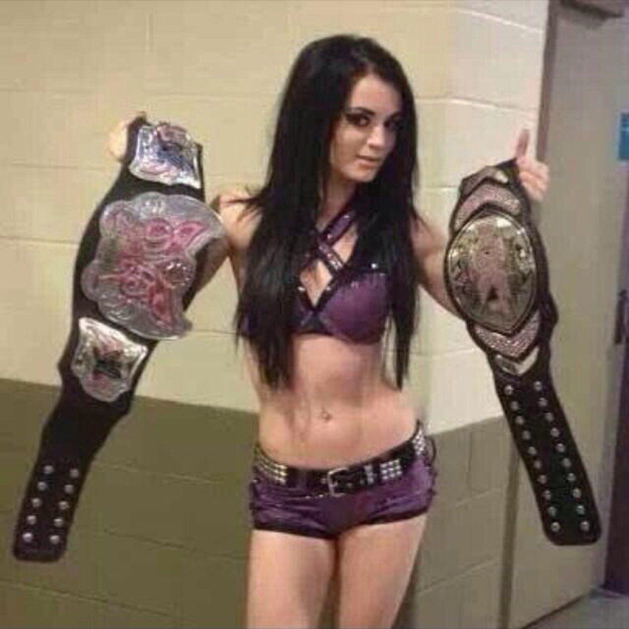 Massive WWE Diva fan :) I want wait for an epic AJ vs Paige feud its gona be freaking epic just like the good old days 3 Normally watch it all online so yeah!