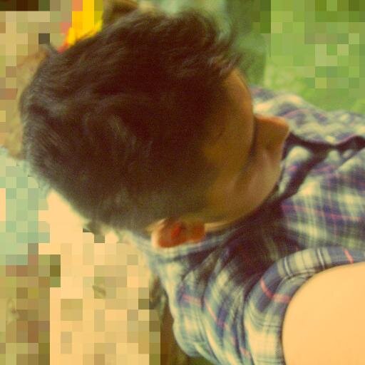 He aprendido a sonreír antes que pensar, soy arquitecto de sonrisas. sígueme & te seguiré.. :)