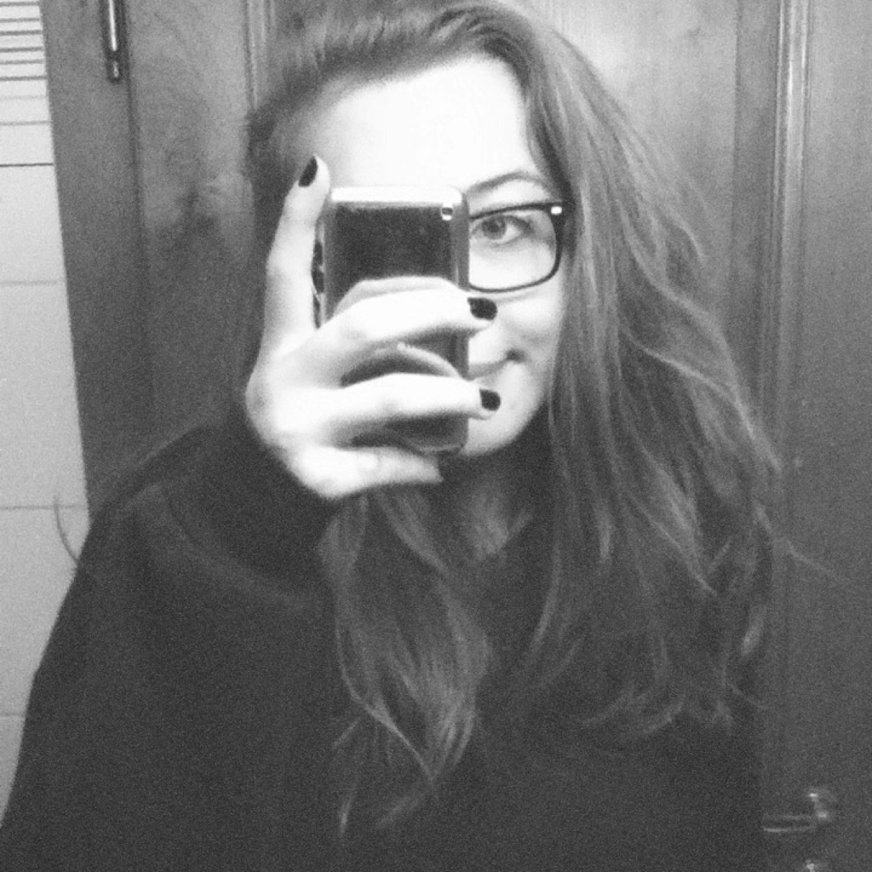 hiiii you just got a free follow from @FUCKCAL so pls follow her :---)