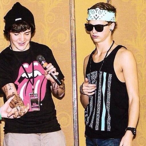 NadenoNabil's profile picture. Belieber & directioner and never give up