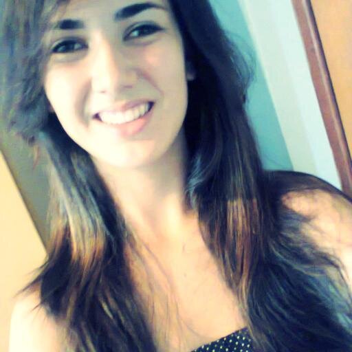 Nyna Quintana, 19 anos, estudante de medicina, UPE. Presidente Franco, Alto Paraná - Py. O que não mata fortalece!   ;)