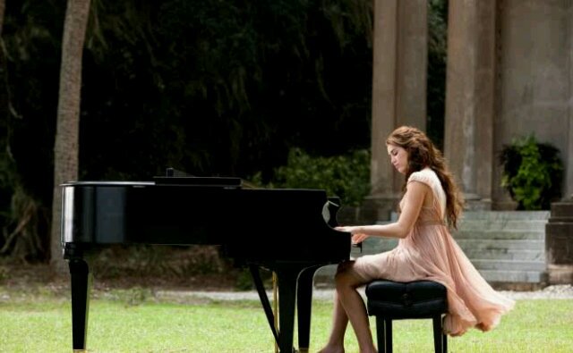 FarenSPPL's profile picture. Part of Simple Past Present Love by Thia Kyu Ori.