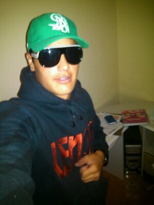 Cola comigo
Que eu tô no brilho!
Hoje eu vou me jogar! ♬웃ツ✌