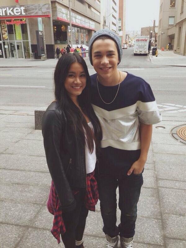 TE DEI UM FOLLOW DE GRAÇA AGR SIGA  @Zayn_Swaag & @Austin_pqp ♡♡♡♡♡♡ ela segue de volta só pedir !