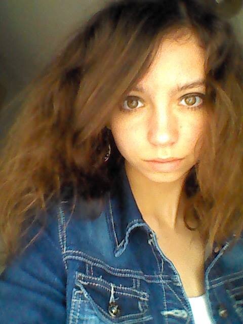 Ekaterina - 20/09/1996 - Russian - I can speak 7 languages ♥