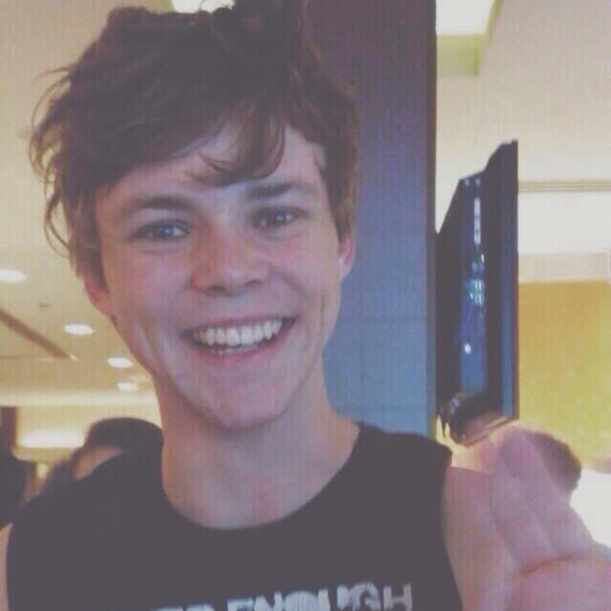 I love ashton irwin