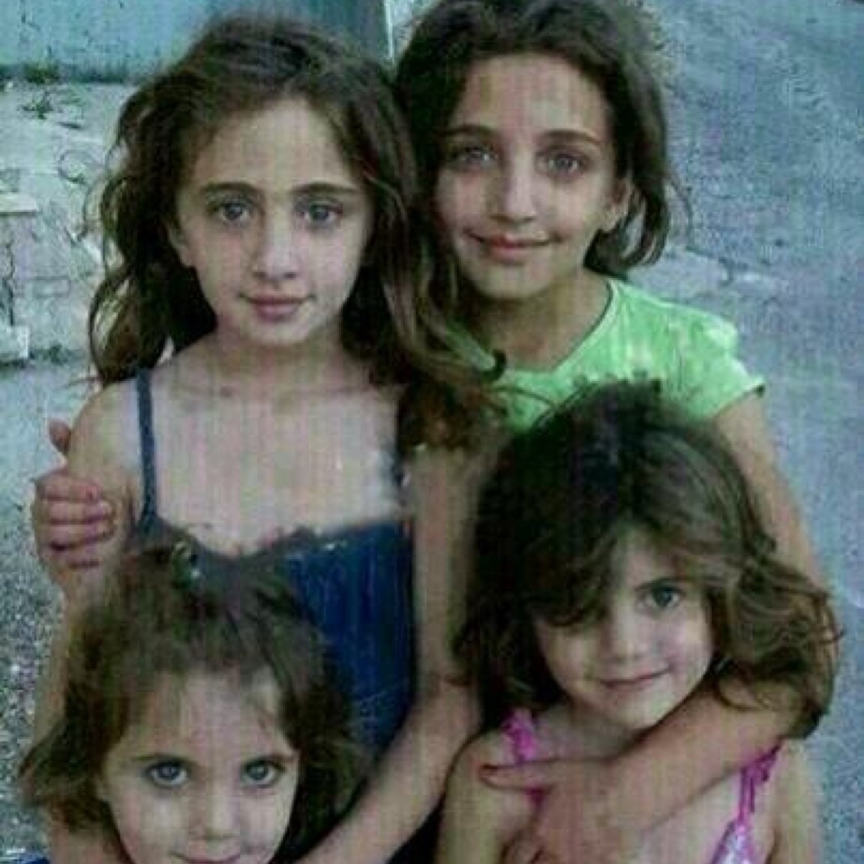 الفقراء جميلين لاكن الفقر قبيح :(