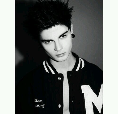{ @tyallgdrs } il limit me l'ha messo nel culo, come il karma.